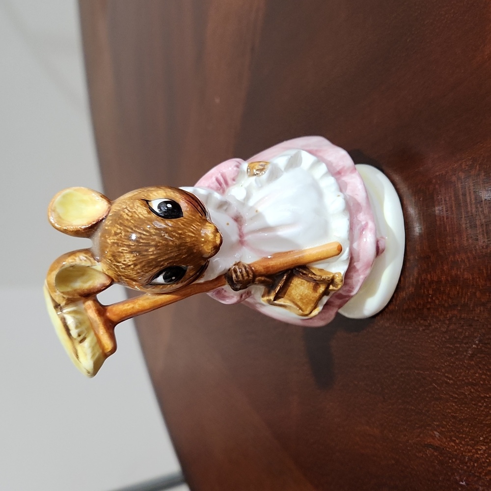 Vintage ceramic mouse with broom